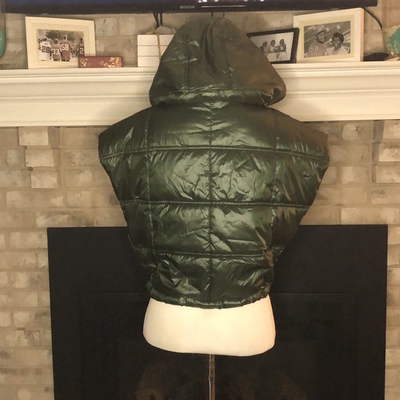 Calvin Klein Performance Repel Evergreen Front Zip Cropped Puffer Vest size M - Picture 7 of 14